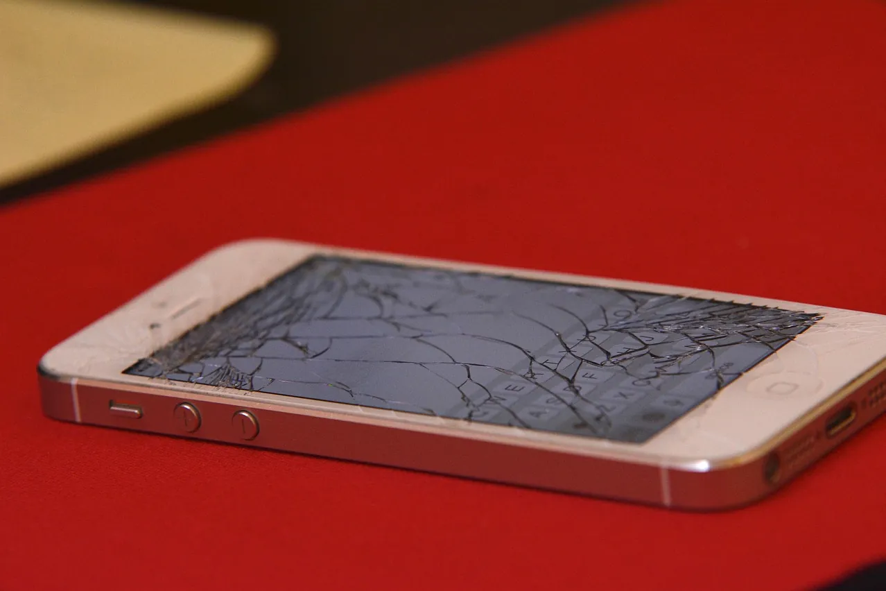 Iphone, cracked, shattered