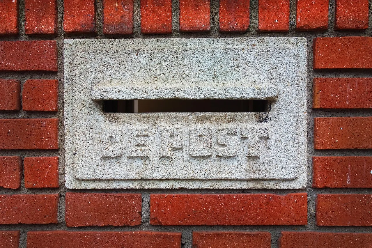 Mail box, letter box, in wall letterbox